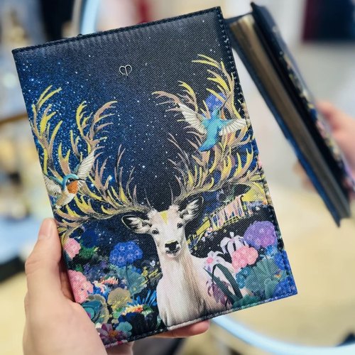 cpb肌肤之钥2025年圣诞限定笔记本