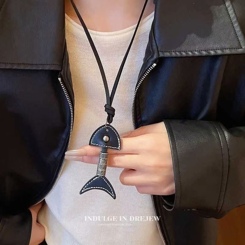 「鱼骨头」原创皮质项链皮绳项饰小众设计气质高级感复古脖链