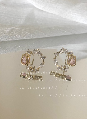 925银针微镶锆石粉色花朵精致花环耳钉无耳洞女耳夹蚊香盘