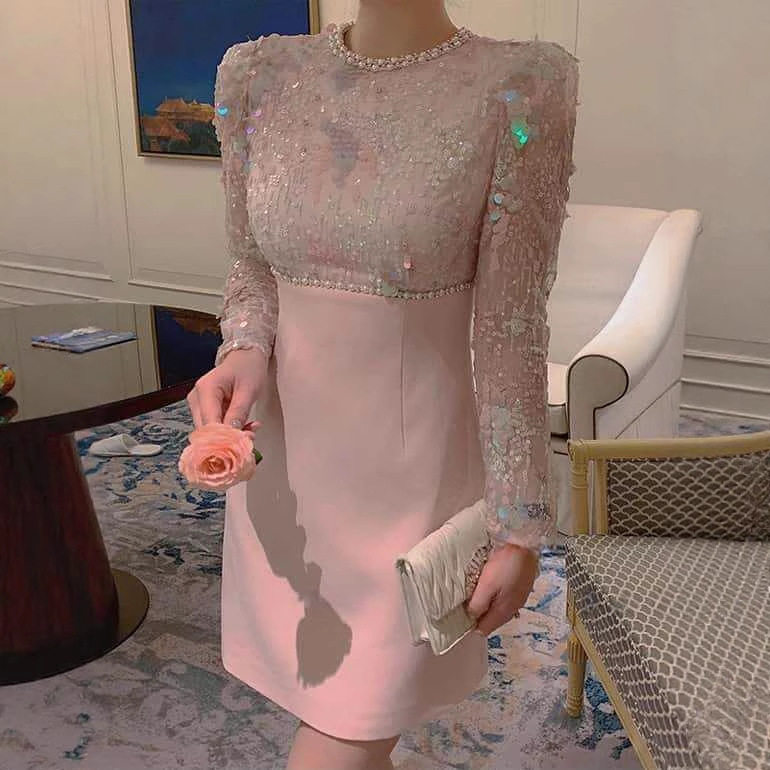 2025秋季新款重工轻奢女装重工钉珠珠片粉色高级名媛修身连衣裙子
