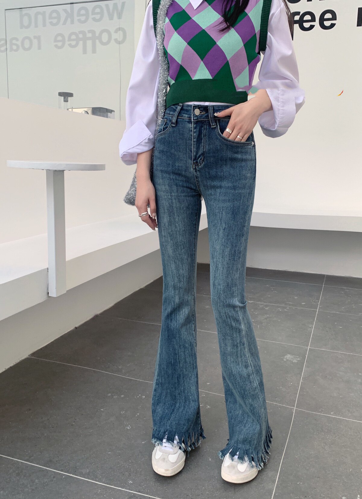设计感刮破毛边修身显瘦微喇叭裤春季新款女装高腰显瘦拖地牛仔裤