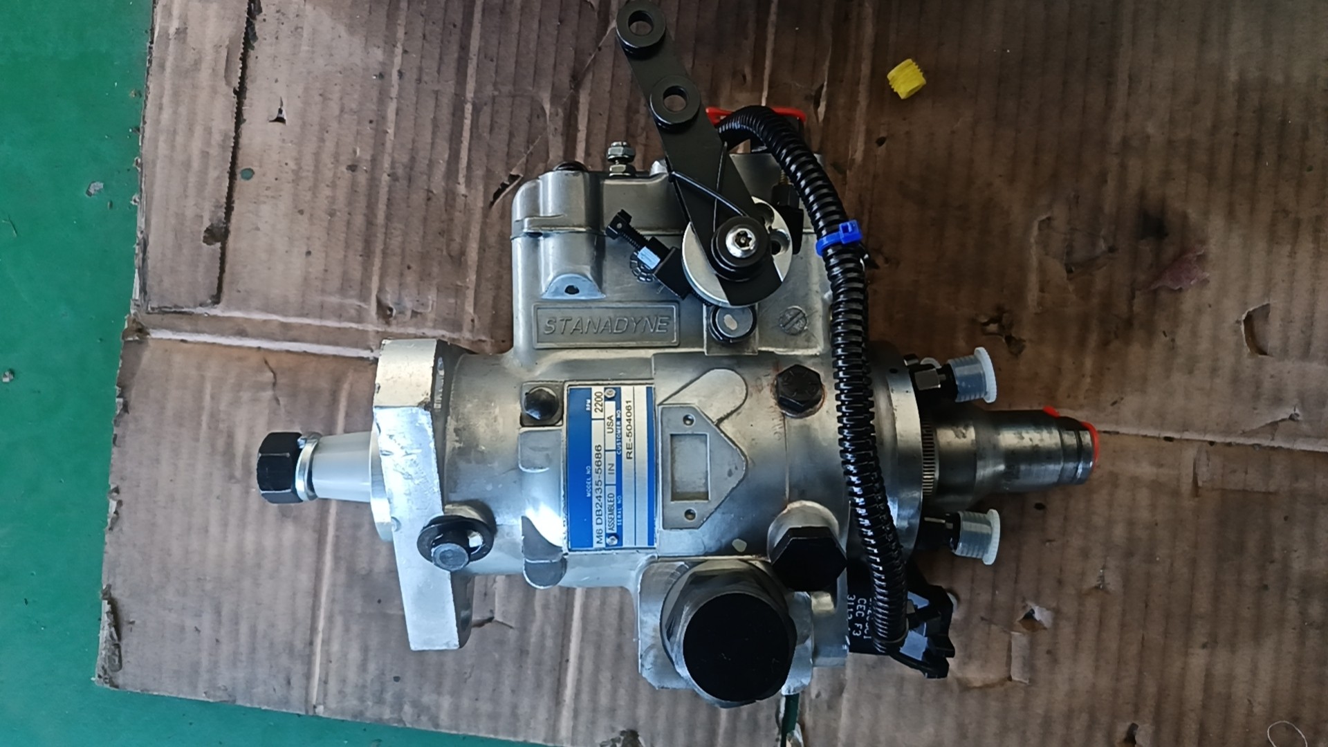 DB2435-5686配约翰迪尔jorndeer农机拖拉机燃油泵RE504061柴油泵