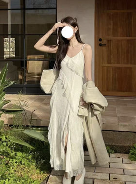 2025夏季新款韩版设计荷叶边水溶蕾丝连衣裙法式度假风吊带长裙