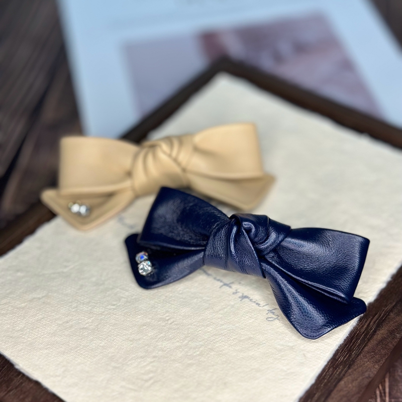 2025手工皮软面真皮蝴蝶结发夹水钻羊皮弹簧夹气质百搭头饰OL发饰