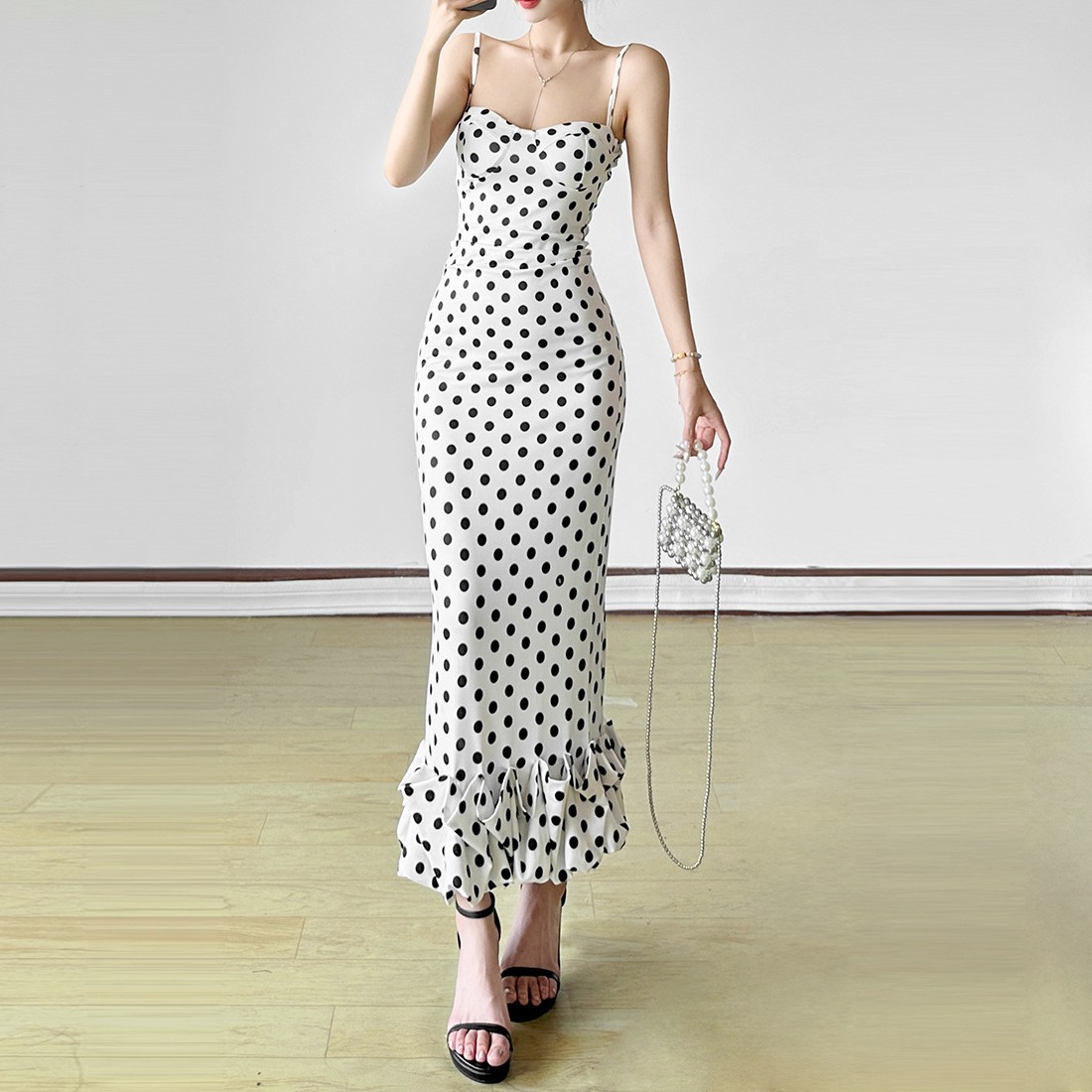跨境夏季女装新款法式性感波点吊带气质高级感收腰修身连衣裙