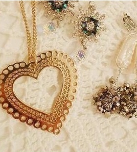 滢朵朵新款 金色镂空 心形 毛衣链 长项链 a02219