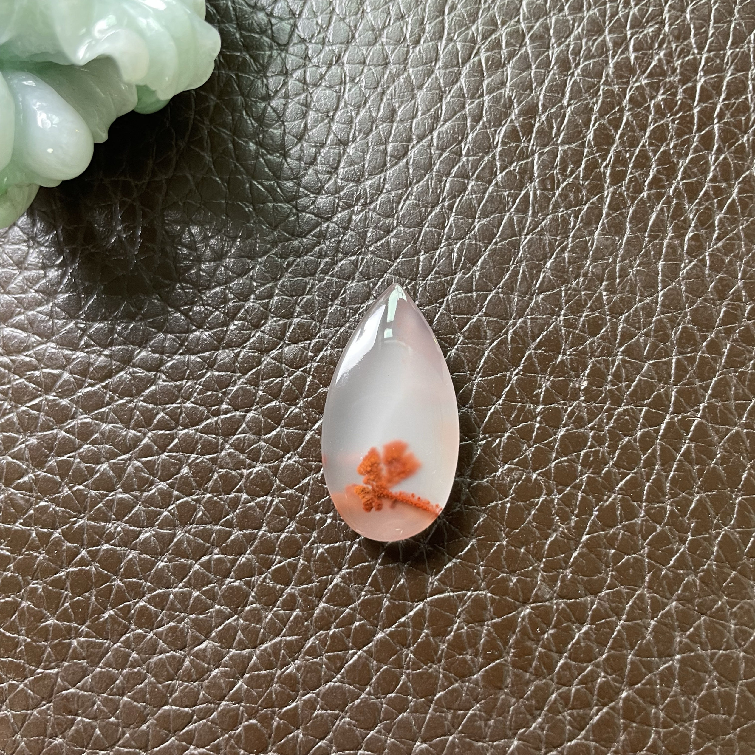 天然原矿南红意境水滴草花裸石吊坠