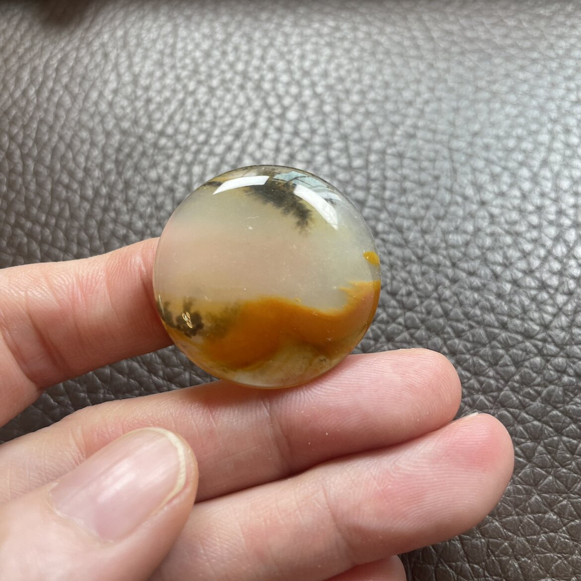 天然黄龙玉草花圆牌吊坠