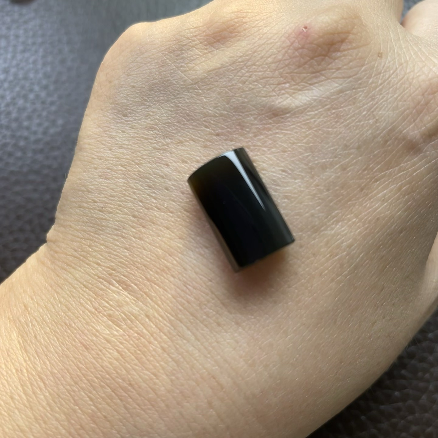 黑玛瑙马鞍戒面，也可做吊坠 16.5×10.2×5.8mm