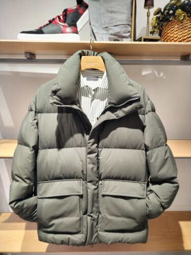 TRANDS鹅绒服。意大利olmetex面料。质地轻薄细腻、带有自然弹力