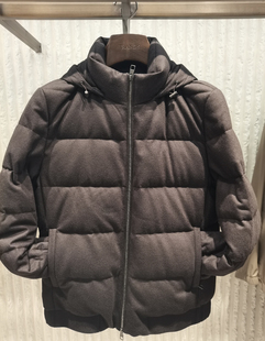 TRANDS专柜鹅绒服.面料选自英国Dormeuil甄选的纯羊毛针织面料.