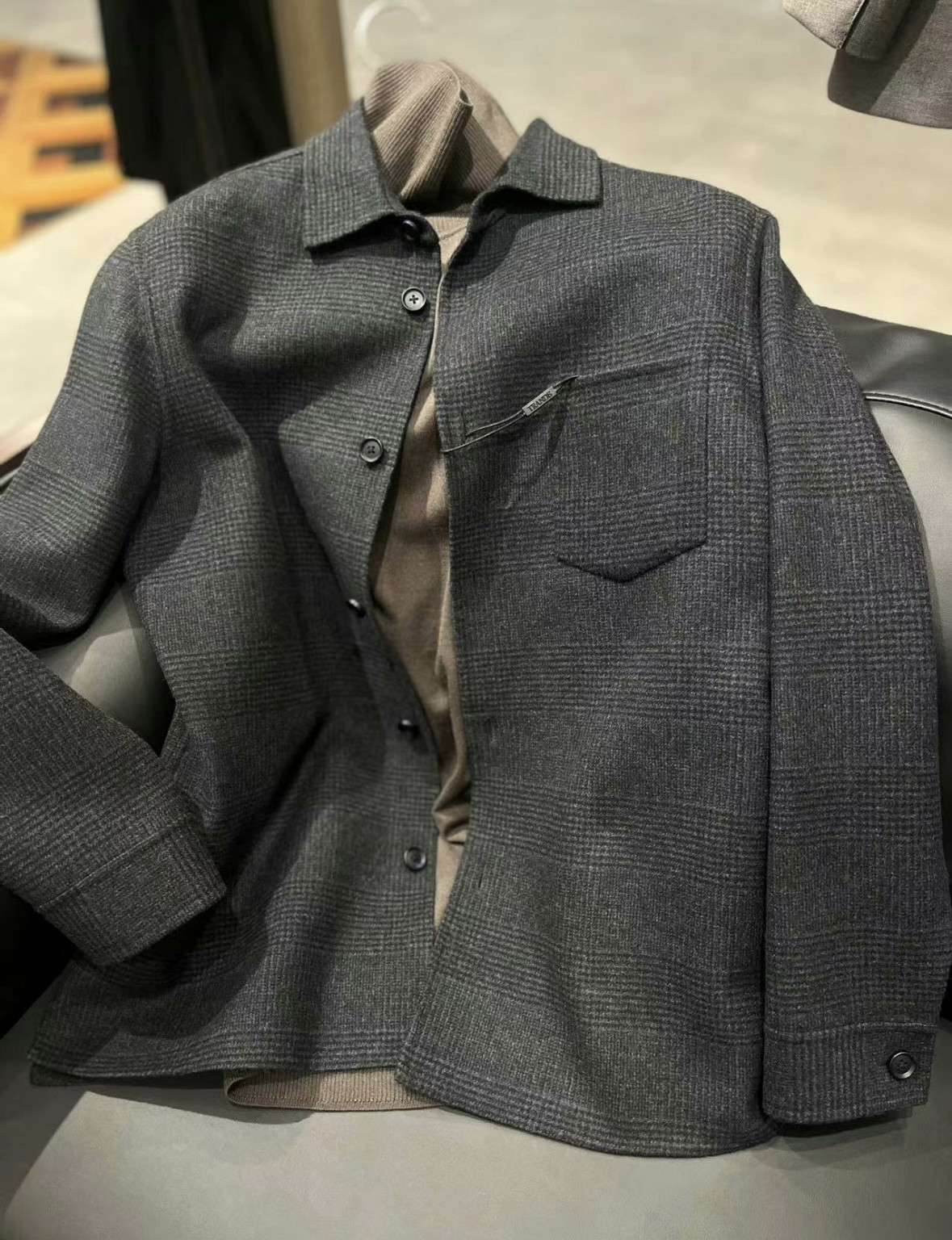 TRANDS休闲夹克手缝工艺意大利山羊绒羊毛混纺面料，青春时尚百搭