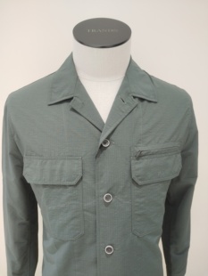 TRANDS休闲衬衫.意大利面料商LORO PIANA的羊毛锦纶混纺面料。