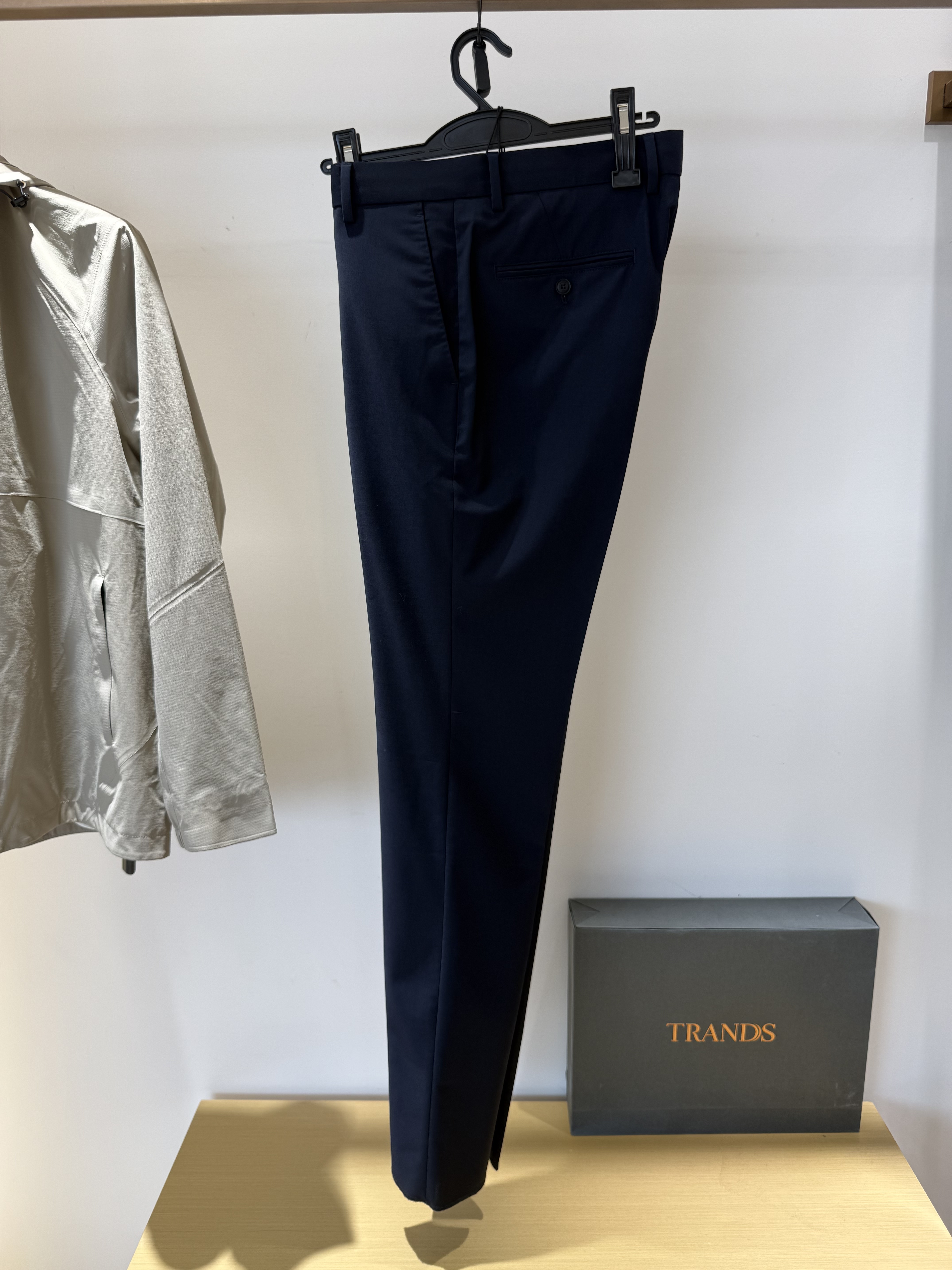 必入款！TRANDS休闲裤，深藏蓝色百搭款，吊牌价3280特价780清图片