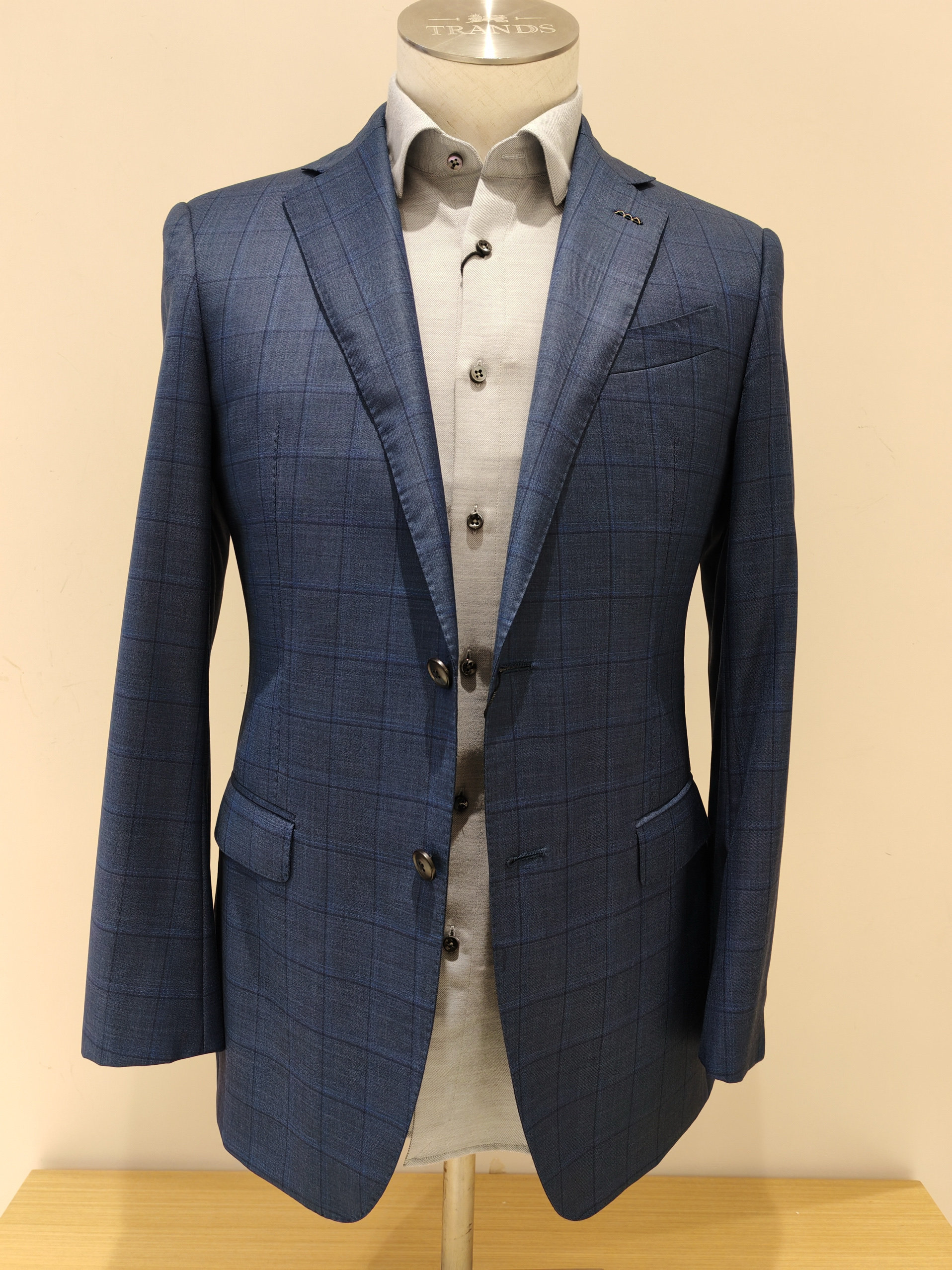特价清TRANDS套装，意大利LORO PIANA170支面料，手缝米兰眼工艺