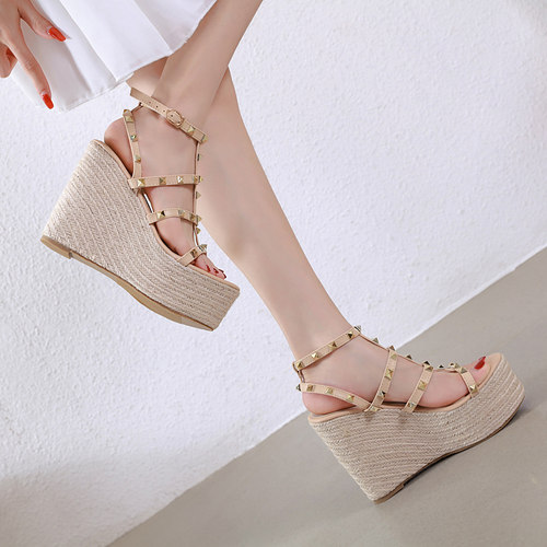 2026春甜美坡跟铆钉麻绳编织凉鞋