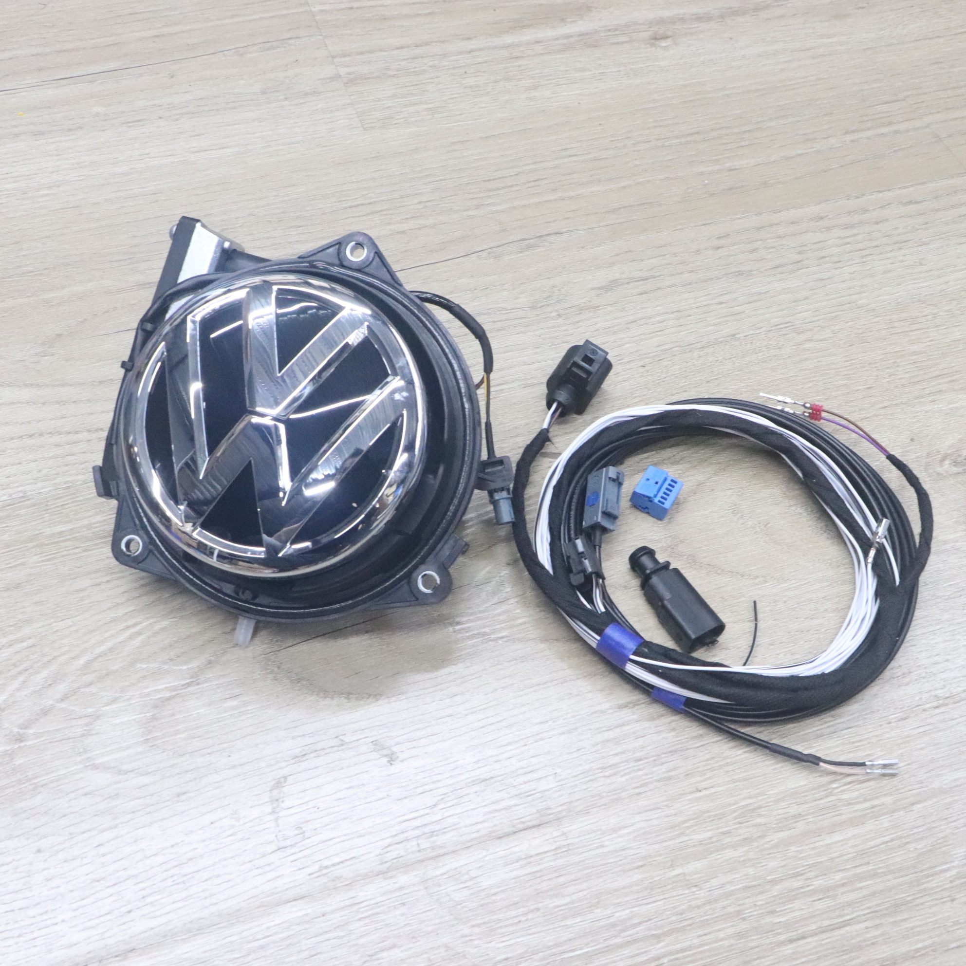 大众翻盖倒车影像摄像头高尔夫7 迈腾B8凌渡嘉旅蔚揽探歌轨迹polo