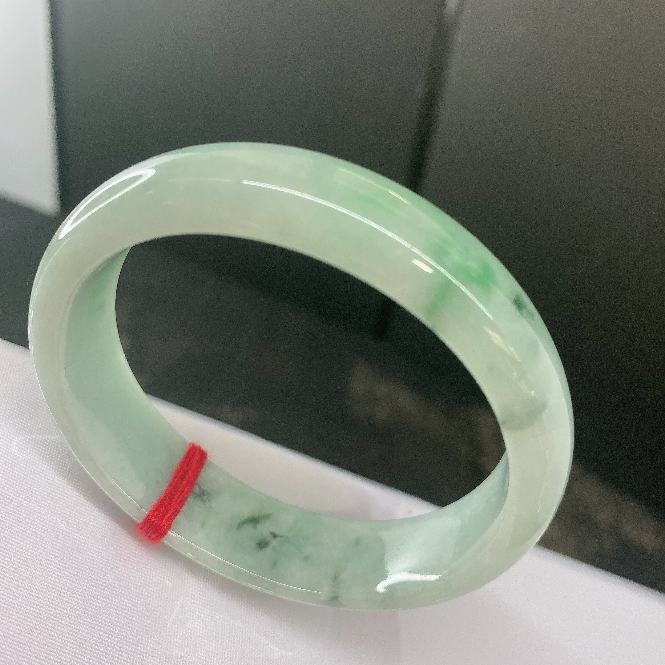 缅甸天然翡翠a货54圈冰糯种飘绿贵妃手镯椭圆源头正品玉镯证书女
