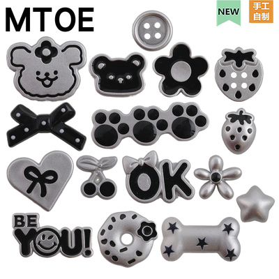 银色小熊草莓洞洞鞋配饰diy