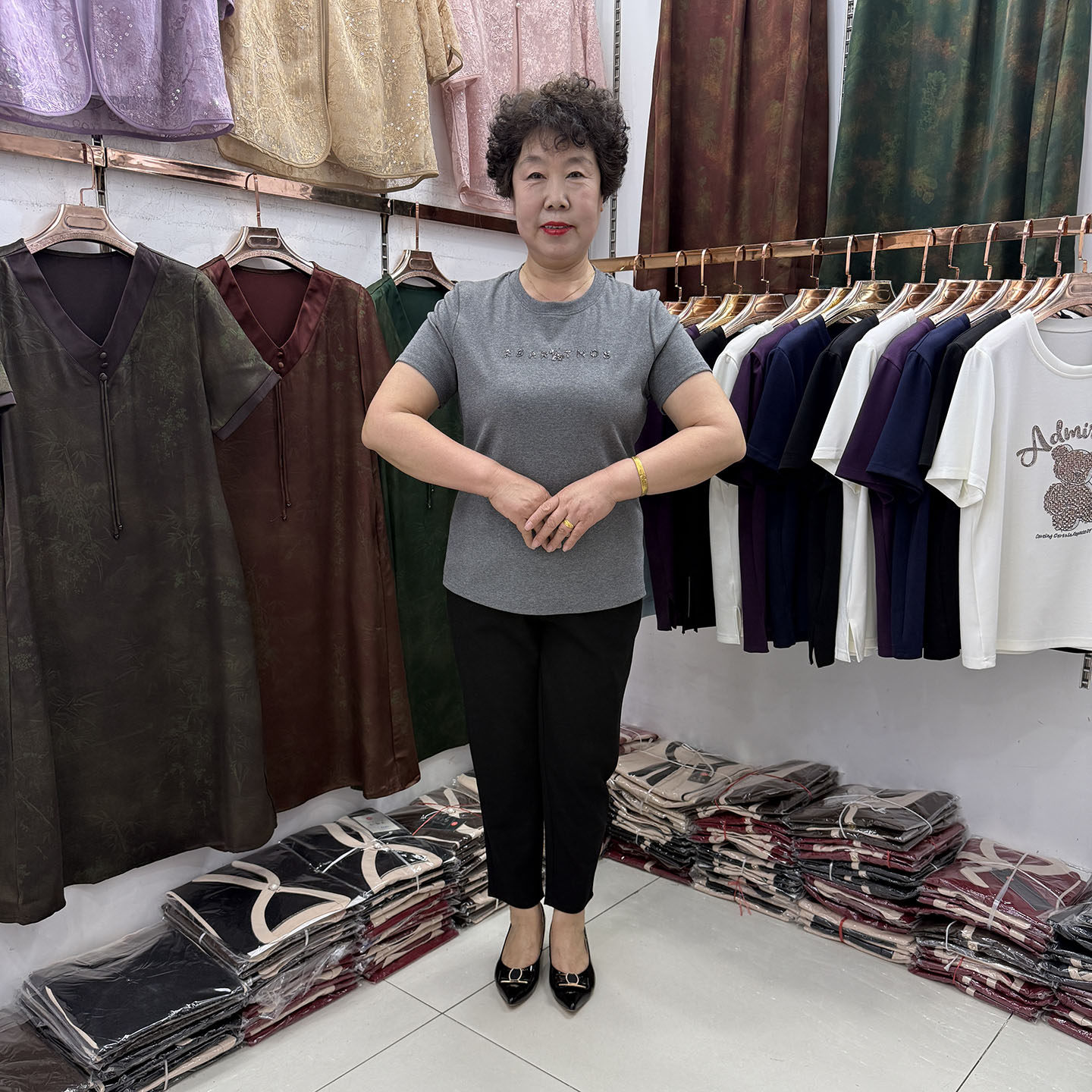 中年妈妈夏季圆领纯色半袖t恤衫女40-50岁妈妈休闲短袖套装休闲裤