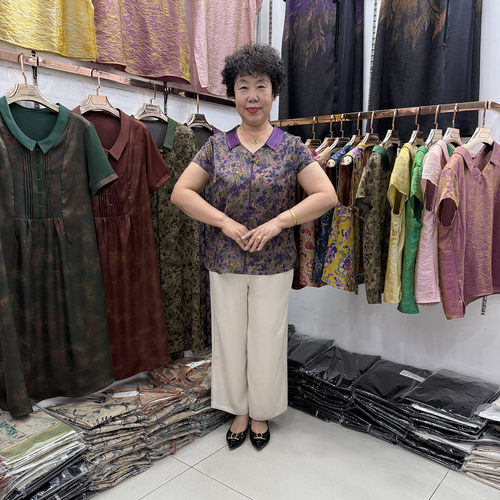 中年妈妈夏装翻领碎花真丝t恤衫两件套短袖女50岁60时尚休闲套装