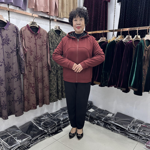 妈妈秋装新款休闲运动外套女连帽卫衣开衫舒适套装夹克宽松上衣