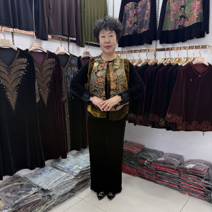 中年女士洋气两件套复古民族风妈妈套装金丝绒重工刺绣马甲阔腿裤