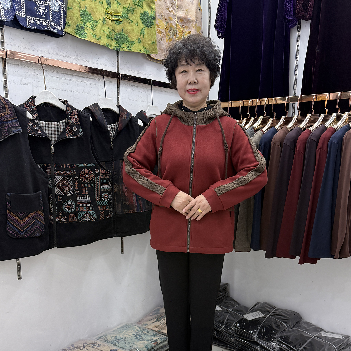 妈妈秋冬新款休闲连帽宽松外套女小个子2025拼接奶奶风衣大码上衣