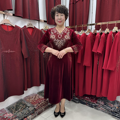 中老年秋冬时尚金丝绒喜宴连衣裙