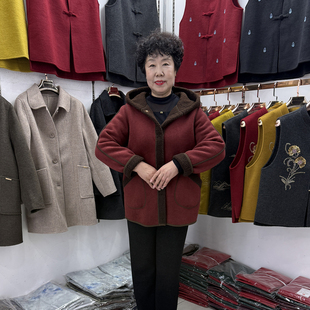【两面穿】妈妈冬季连帽毛呢外套女羊羔毛拼接中老年宽松保暖上衣