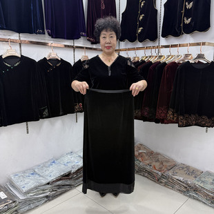 中年女士丝绒半身裙2026早秋新款松紧腰侧边开叉网纱拼接妈妈百搭