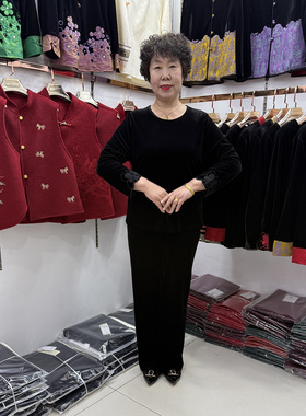 中老年早春新品圆领丝绒蝴蝶打底衫女2026内搭显瘦休闲黑色两件套