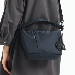 日单斜挎包中性男女通用单肩包防水