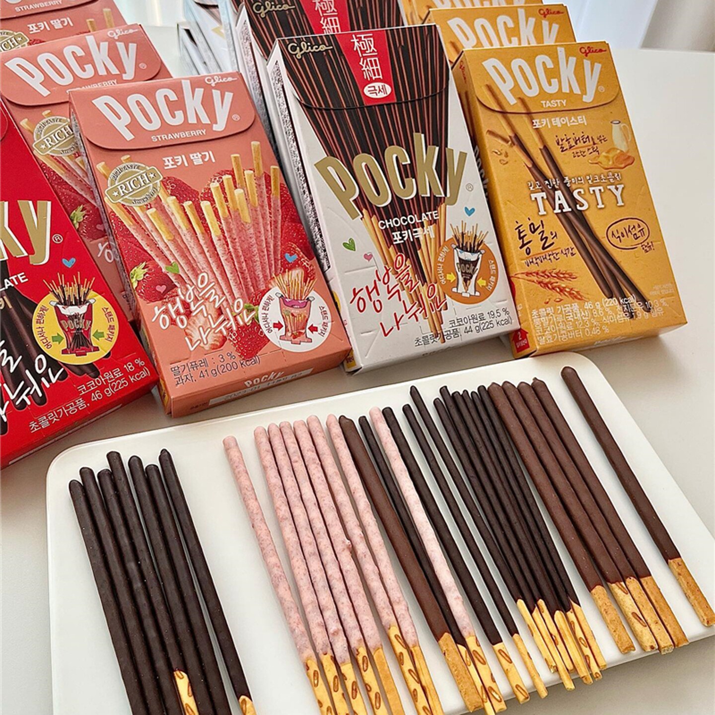 韩国进口海太pocky草莓蓝莓巧克力饼干棒休闲解馋儿童零食下午茶