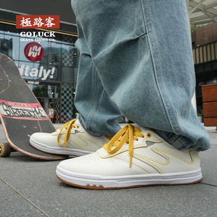 极路客春秋新款 黄色刮刮乐面包鞋男女款运动板鞋减震 专业滑板鞋