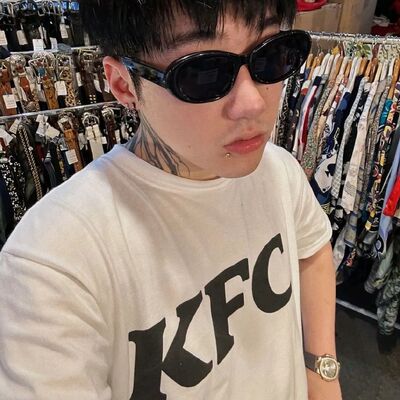 capper同款我只爱KFC英文标语T恤