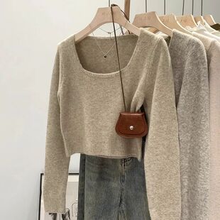 软糯方领加厚简约款女秋冬季毛衣内搭打底衫独特别致短款正肩上衣