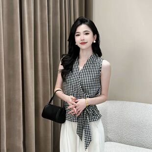 港风复古格子侧边绑带衬衫女夏季2025新款设计感V领收腰无袖衬衣