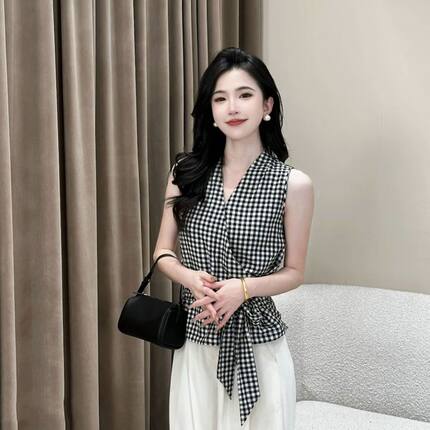 港风复古格子侧边绑带衬衫女夏季2025新款设计感V领收腰无袖衬衣