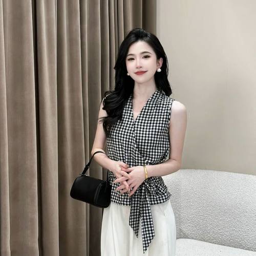 港风复古格子侧边绑带衬衫女夏季2025新款设计感V领收腰无袖衬衣