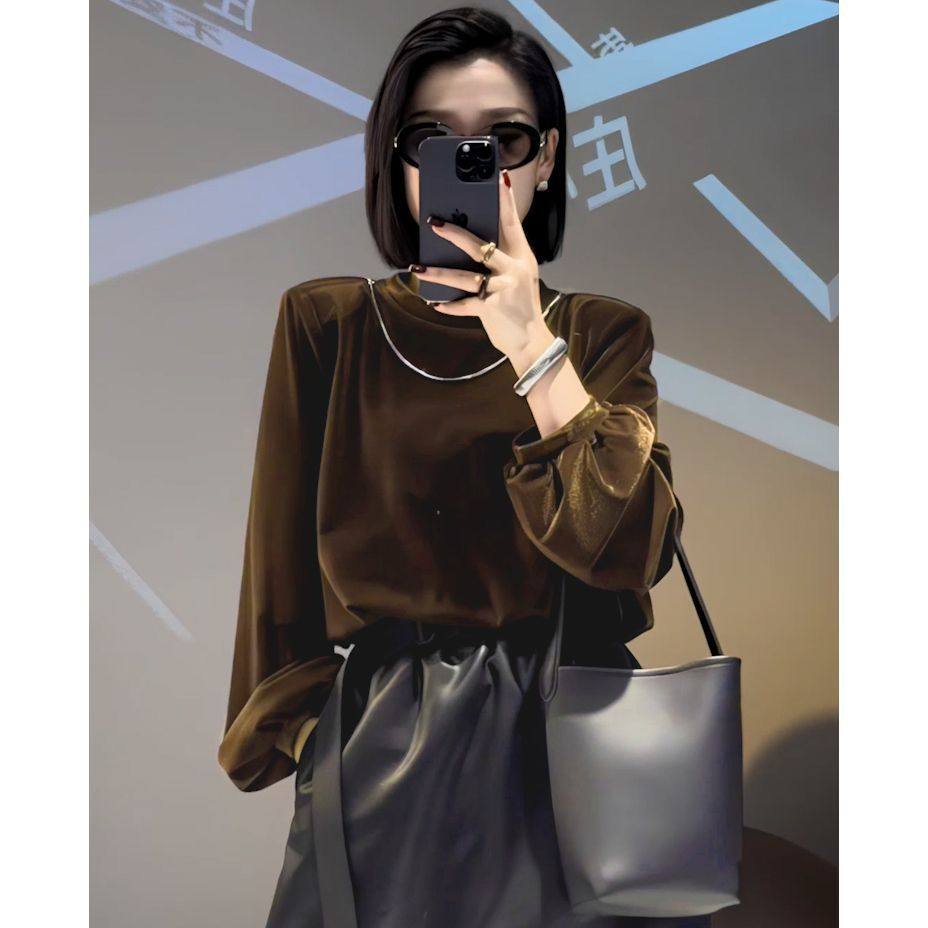 高级感上衣女时尚洋气时髦减龄今年流行上衣女超火金丝绒单件上衣