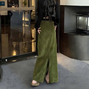 小众温柔复古灯芯绒绿色半身裙长宽高腰显瘦时尚 女 直筒2025冬季