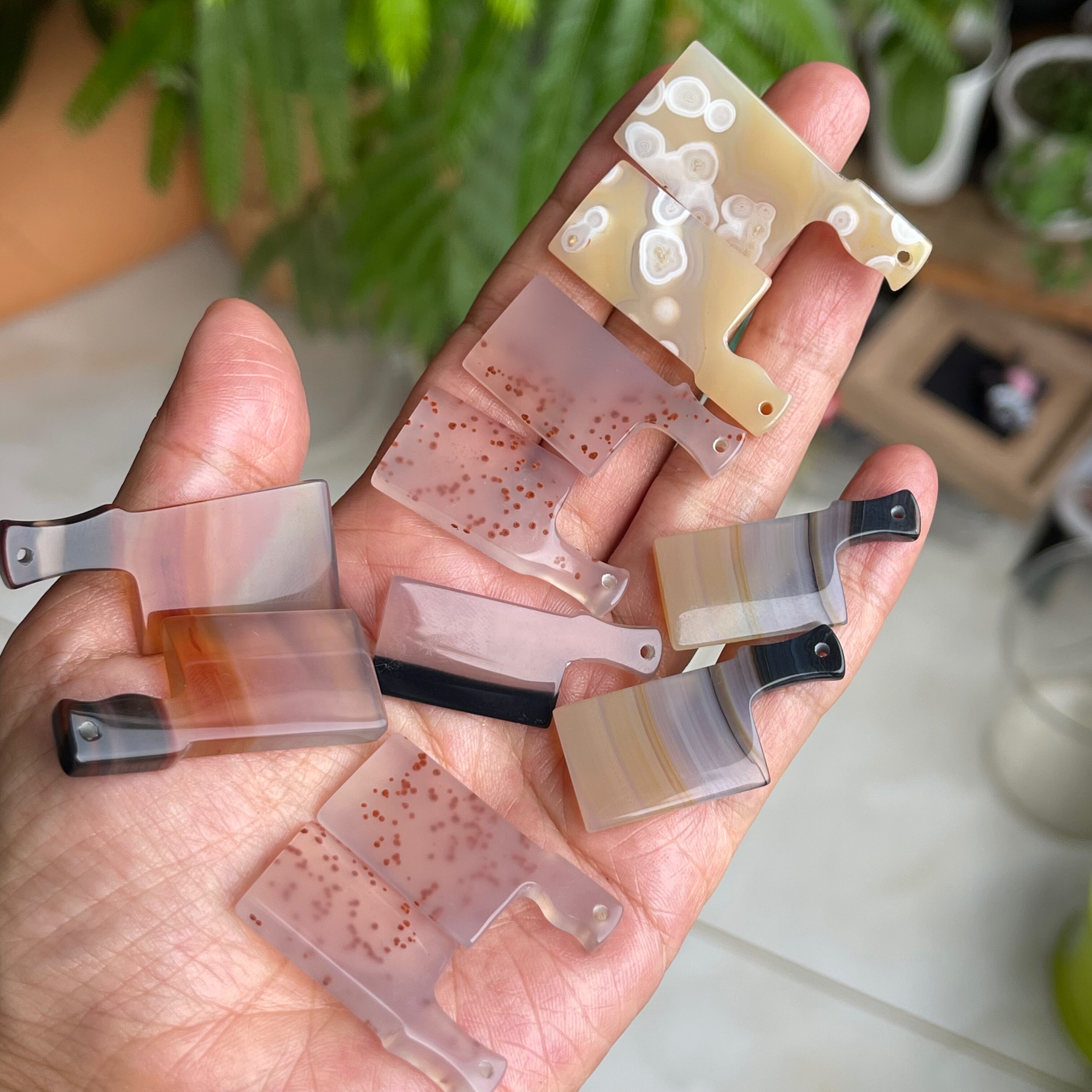 天然玛瑙雕刻手工制作菜刀挂件吊