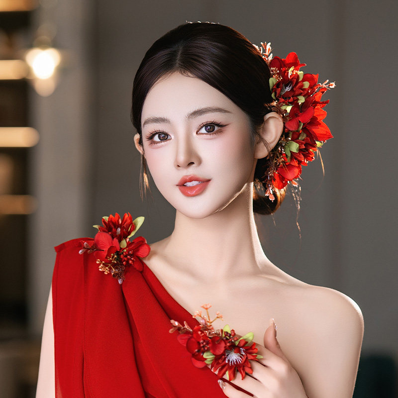 新娘高级感红色系仿真高端手作花朵婚礼晚宴小众晨袍拍照时尚发饰
