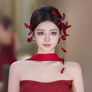 2026新款新娘发饰红色不对称森系耳挂高级晚宴敬酒服优雅时尚配饰