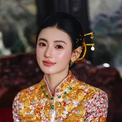 新款新娘造型2025古典新中式金色龙凤褂简约发簪结婚秀禾古风发饰