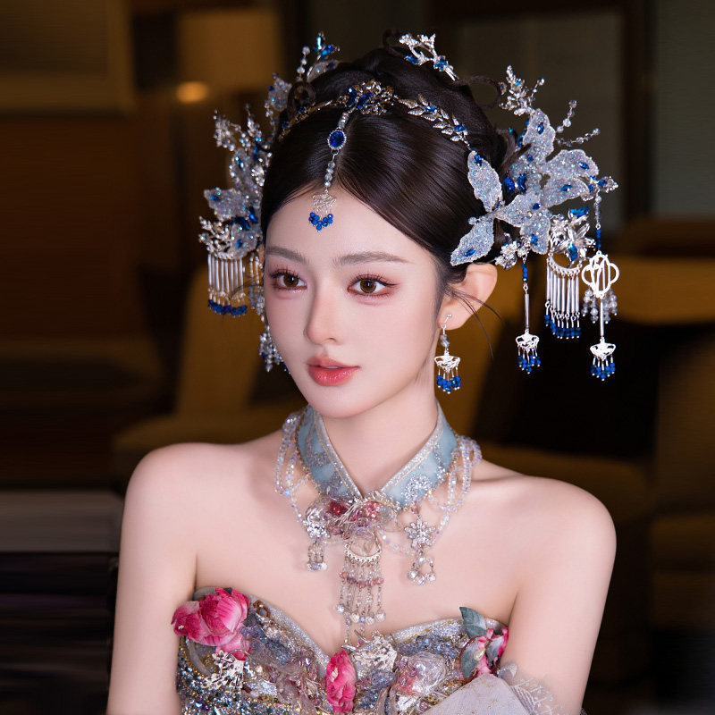 新娘发饰减龄清冷感银蓝色秀禾婚礼古风灵动手工造液花结婚头饰品