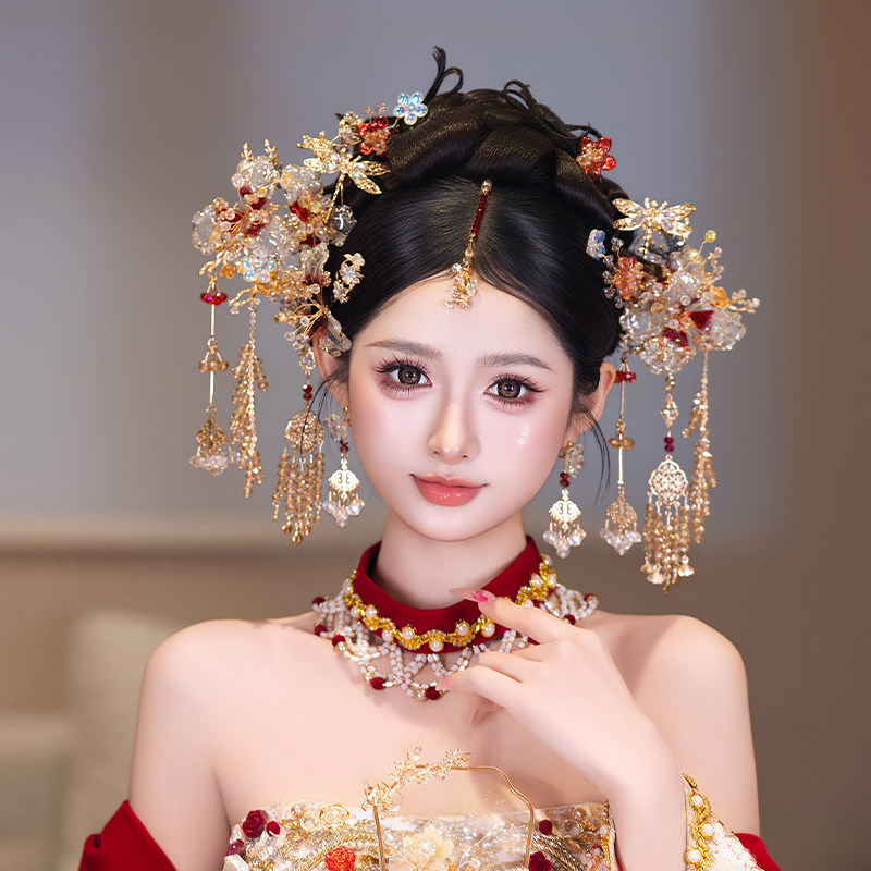浅色系新娘发饰精致气质高级感婚礼手工造液花流苏眉心坠秀禾头饰