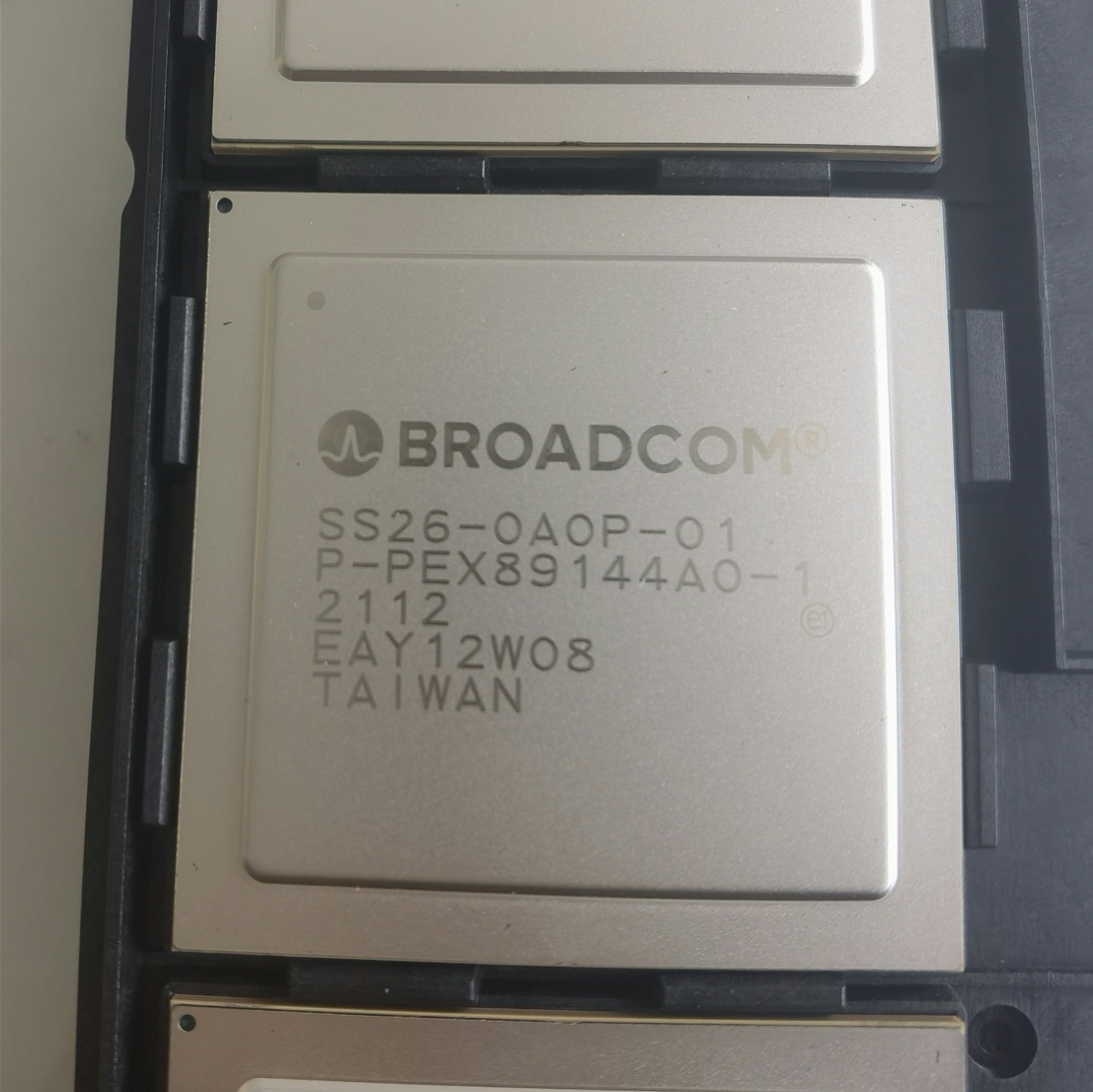 Broadcom SS26-0A0P-01 PEX89144 PCIe Gen 5.0 Switch 144-Lane