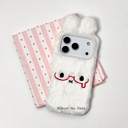 春日部防卫队Fighting｜古早ins可爱卡通秋冬白底毛绒红眼镜米菲兔适用苹果17/16promax手机壳iphone15/14/13